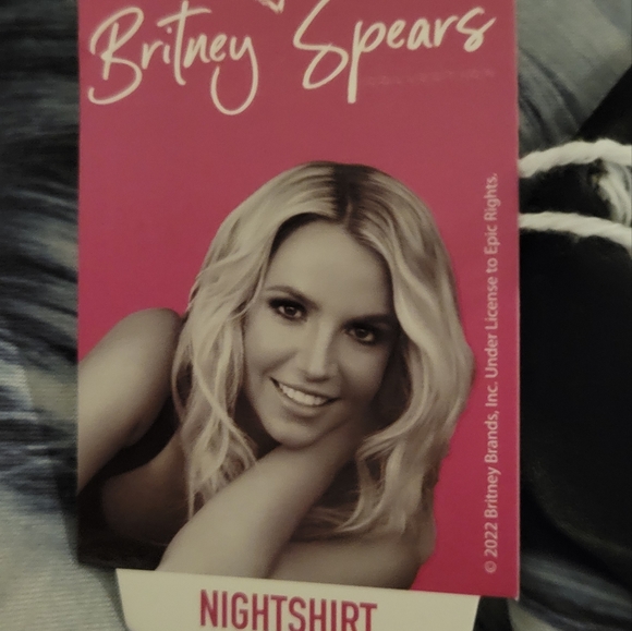 NEW-BRITNEY SPEARS NIGHTSHIRT...NWT - Picture 7 of 9